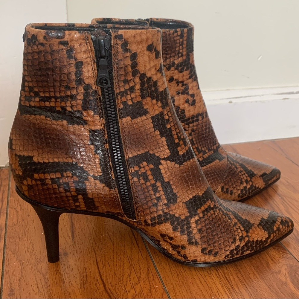 UNWORN Rag & Bone snakeskin ankle boots size 37
